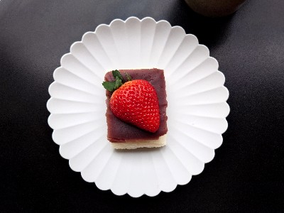 【余ったお餅で】なんちゃって苺大福