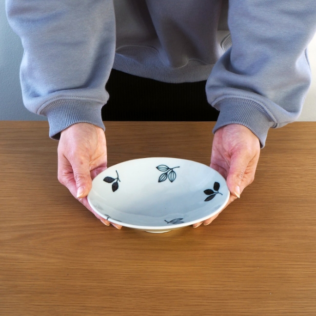 徳永遊心窯　黒呉須　舞葉　楕円浅鉢