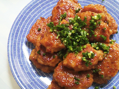 冷めてもおいしい!簡単とりつくねバーグ