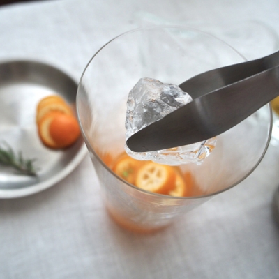 氷をたっぷり入れる