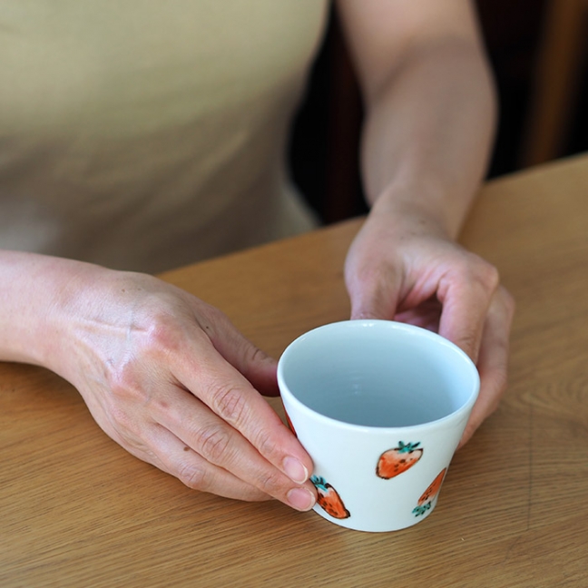 堀畑蘭　色絵いちご　蕎麦猪口