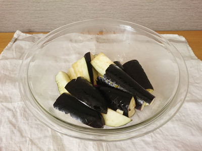 一度ボウルを取り出し全体をかき混ぜたら
再度加熱。(様子を見ながら2分程)