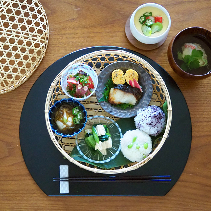 【プロキッチンオリジナル】【単品】半月盆　両面　黒×赤　/　PROKITCHEN