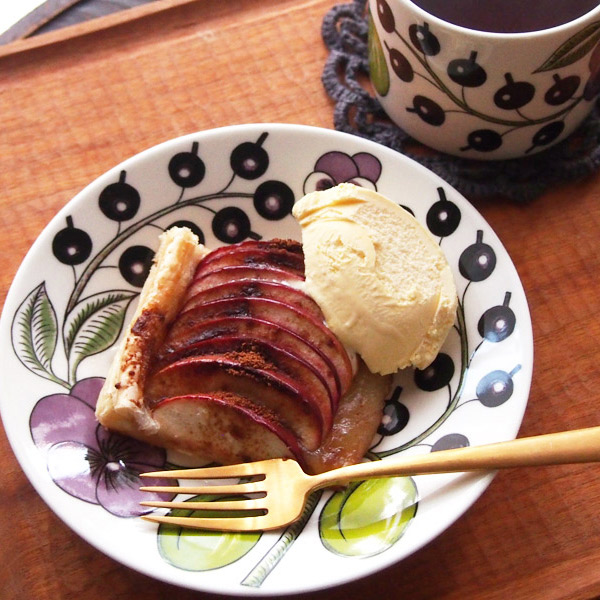 アラビア　パープル　パラティッシ　プレート　16.5cm　/　ARABIA　Paratiisi　※