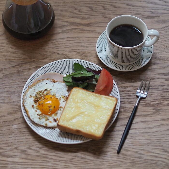 アラビア　マイニオ・サラストゥス　プレート　19cm　/　ARABIA　Mainio　Sarastus