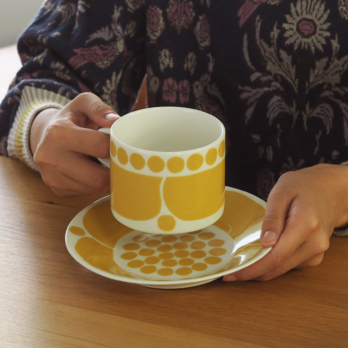 ■アラビア　スンヌンタイ　ティーカップ＆ソーサー　/　ARABIA　Sunnuntai