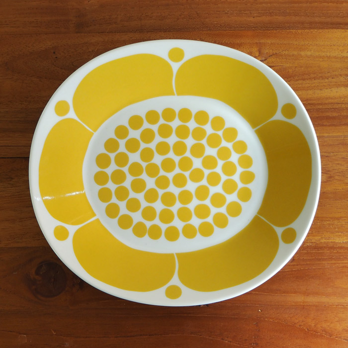 アラビア　スンヌンタイ　オーバルプレート　22×25cm　/　ARABIA　Sunnuntai