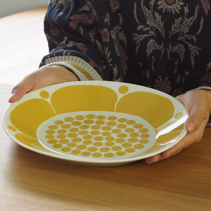 アラビア　スンヌンタイ　オーバルプレート　22×25cm　/　ARABIA　Sunnuntai