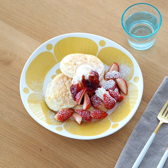 アラビア　スンヌンタイ　オーバルプレート　22×25cm　/　ARABIA　Sunnuntai