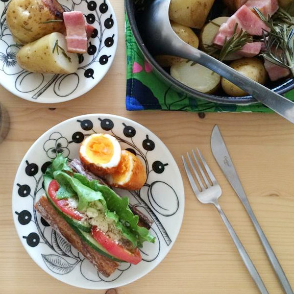 アラビア　ブラック　パラティッシ　プレート　16.5cm　/　ARABIA　Paratiisi　※