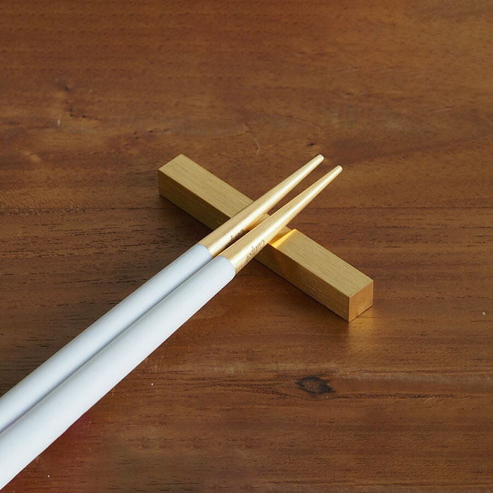 【正規品】クチポール　ゴア・ホワイト　ゴールド　箸+箸置きセット　/　Cutipol　GOA-White