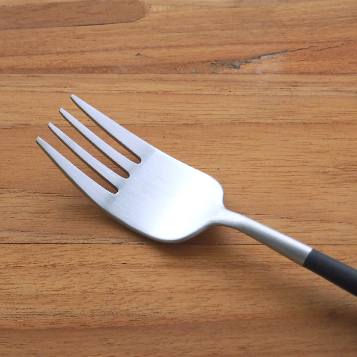 【正規品】クチポール　ナウ　ディナーフォーク　/　Cutipol　NAU　□