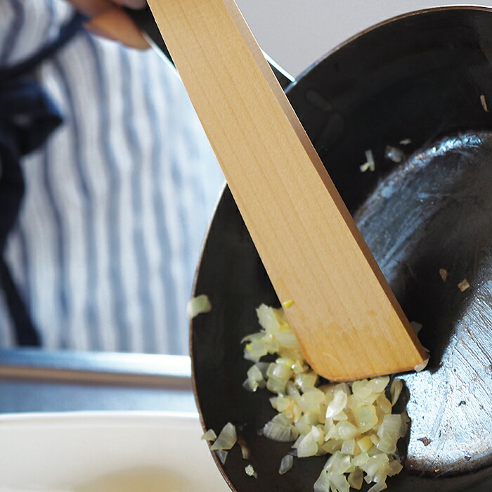 【プロキッチンオリジナル】いちょうの三角木べら　小　/　PROKITCHEN