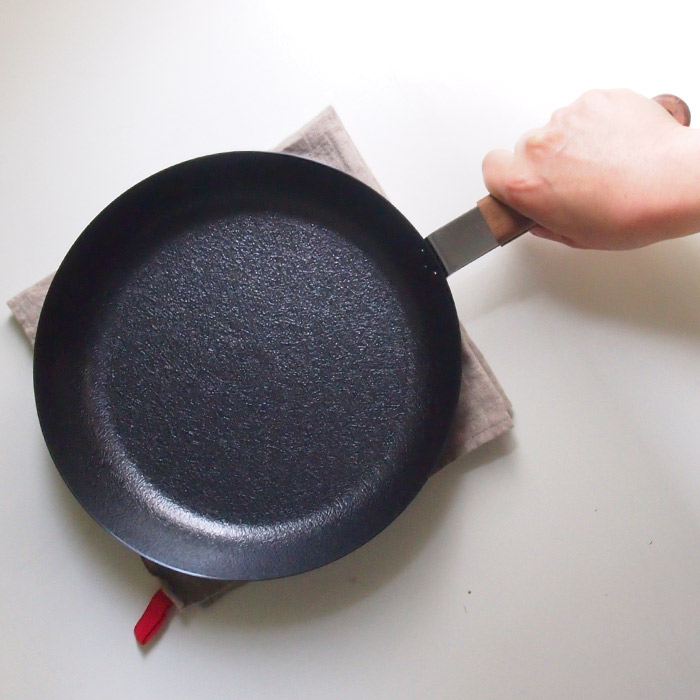 【こべらプレゼント】アンバイ　玉子焼　オムレツパン　240　/　ambai【スタッフが選ぶ鉄フライパンおすすめ5選！】