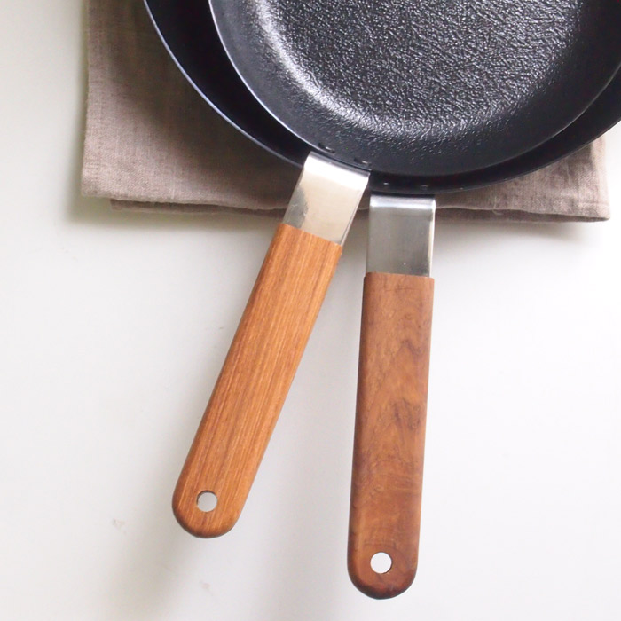 【こべらプレゼント】アンバイ　玉子焼　オムレツパン　240　/　ambai【スタッフが選ぶ鉄フライパンおすすめ5選！】