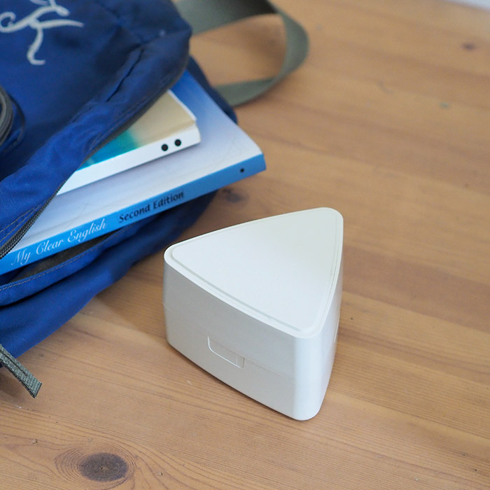 ジェルクール　triangle　おにぎりケース　ミルクホワイト　/　GEL-COOL