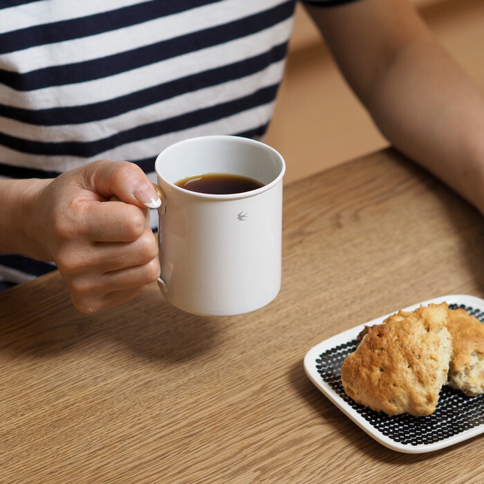 ツバメ　ラタン　ホーローマグ　L　ホワイト　/　GLOCAL STANDARD PRODUCTS