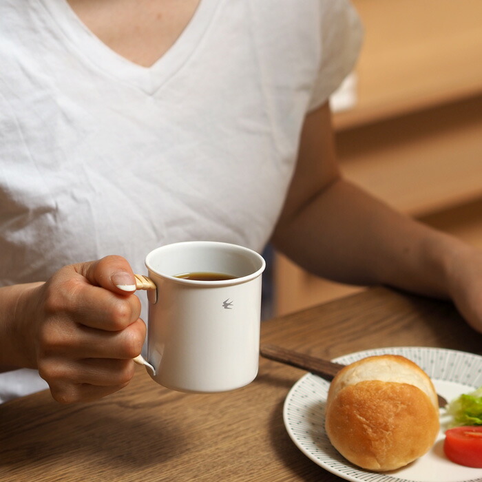 ツバメ　ラタン　ホーローマグ　M　ホワイト　/　GLOCAL STANDARD PRODUCTS