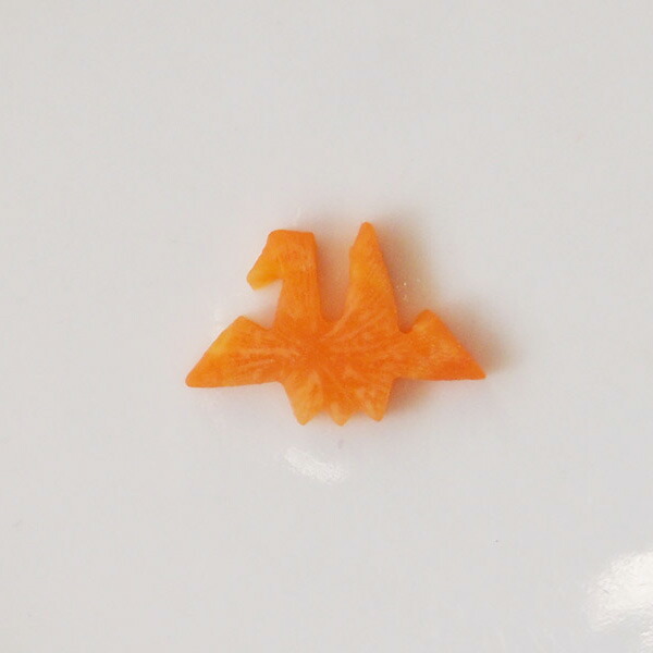 抜き型　折り鶴　中