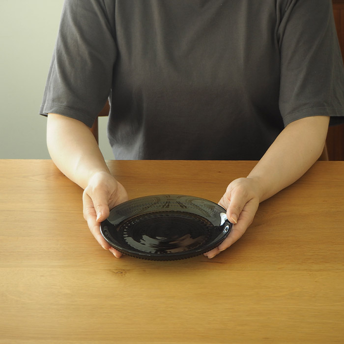 イッタラ　カステヘルミ　プレート　17cm　ダークグレー　/　iittala　Kastehelmi