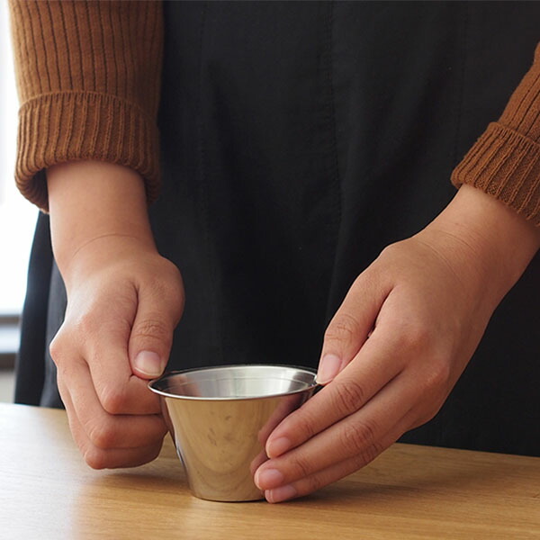 ヨナス　計量カップ　オープンハンドル　100ml　/　Jonas