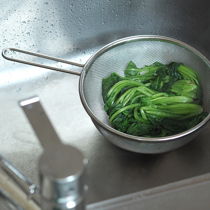 工房アイザワ　柄・足付ストレーナー　20cm