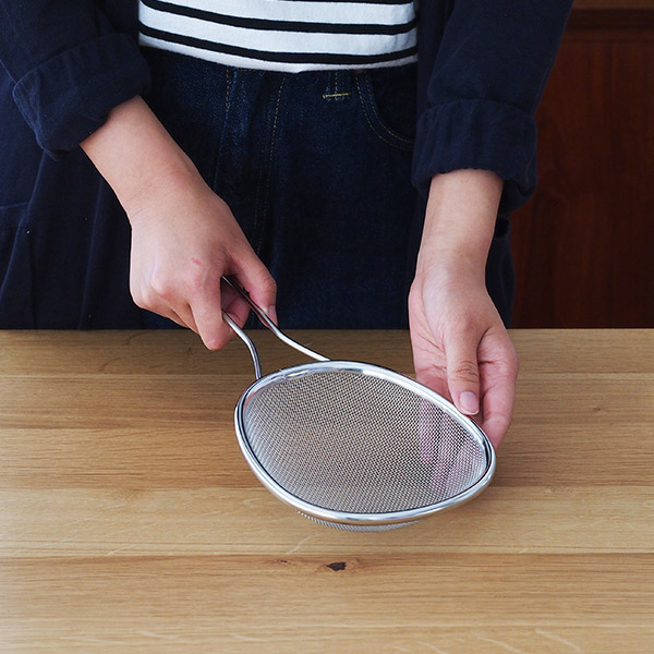 【4月より値上げ】家事問屋　オーバルすくいザル