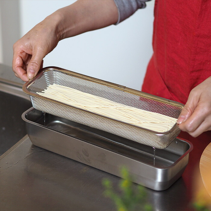 【4月より値上げ】家事問屋　下ごしらえ角ザル　1/2　ロング