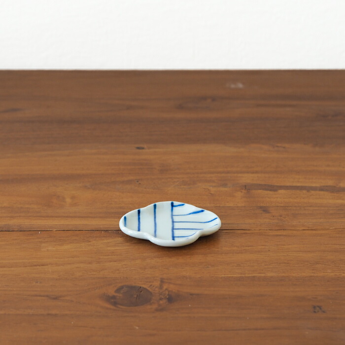 日下華子　色絵　タテヨコ呉須　もっこ豆皿