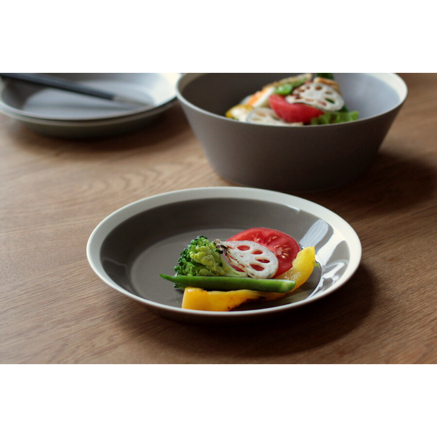 yumiko　iihoshi　porcelain　×　木村硝子店　dishes　180　plate　fawn brown　/　ディシィーズ　ファーンブラウン