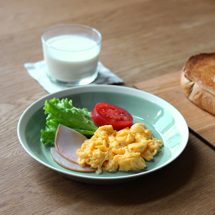 yumiko　iihoshi　porcelain　×　木村硝子店　dishes　200　plate　pistachio green　/　ディシィーズ　ピスタチオグリーン