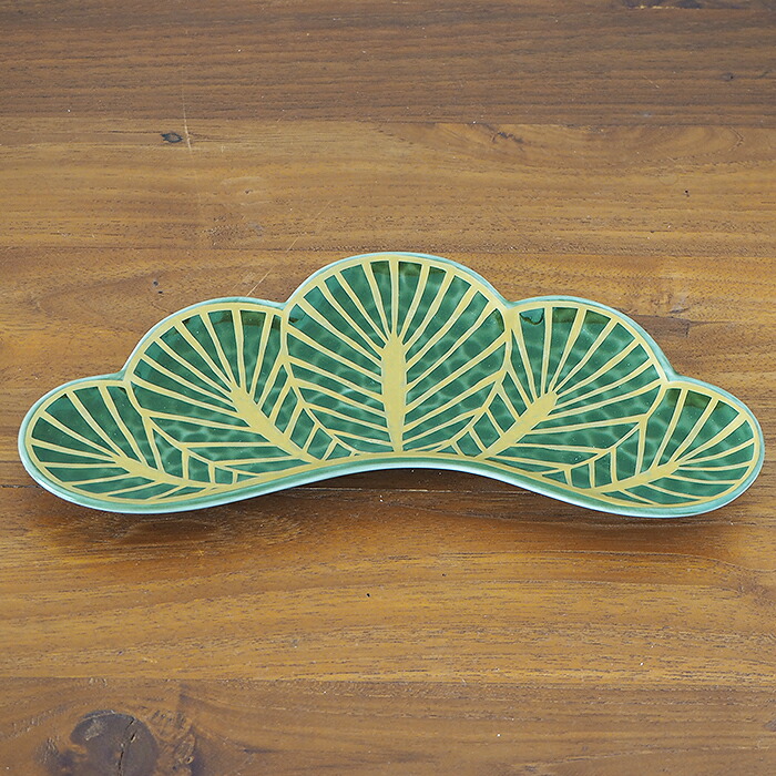 幸楽窯　錦　茶緑金　松葉形　前菜皿