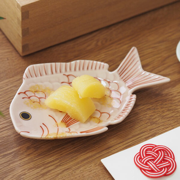 幸楽窯　錦　薄桜釉　金叩　鯛形　銘々皿