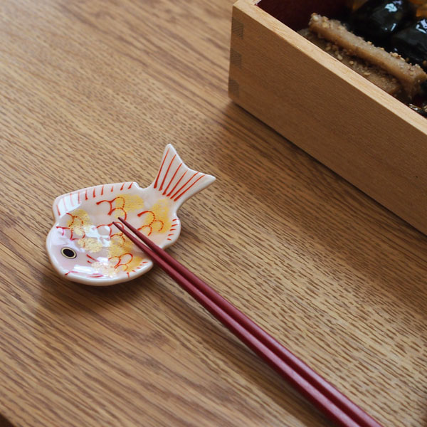 幸楽窯　錦　薄桜　金叩　鯛形　箸置