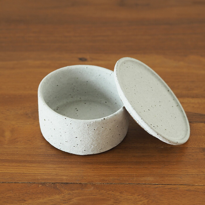 飯高幸作　蓋物　白