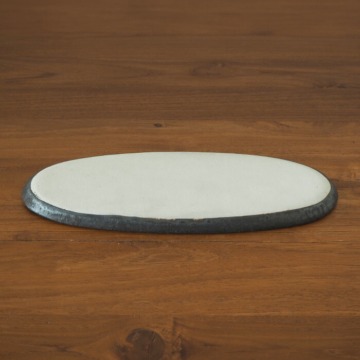 飯高幸作　オーバル皿　刷毛黒 　/　 kousha ceramic works