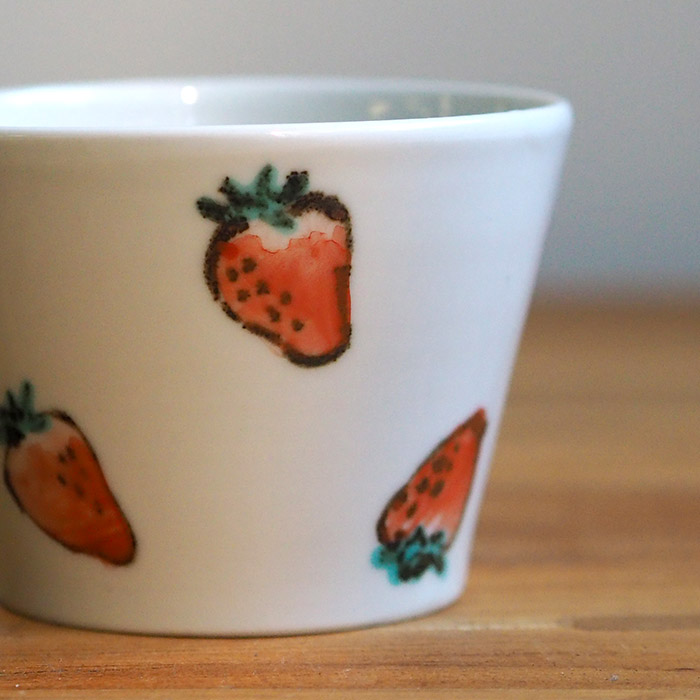 堀畑蘭　色絵いちご　蕎麦猪口