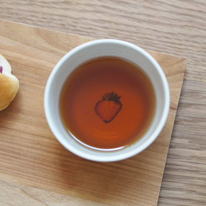 堀畑蘭　色絵いちご　蕎麦猪口