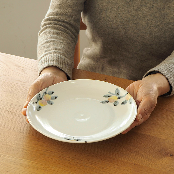 ★【生産終了アイテム】堀畑蘭　色絵桃の木　7寸皿