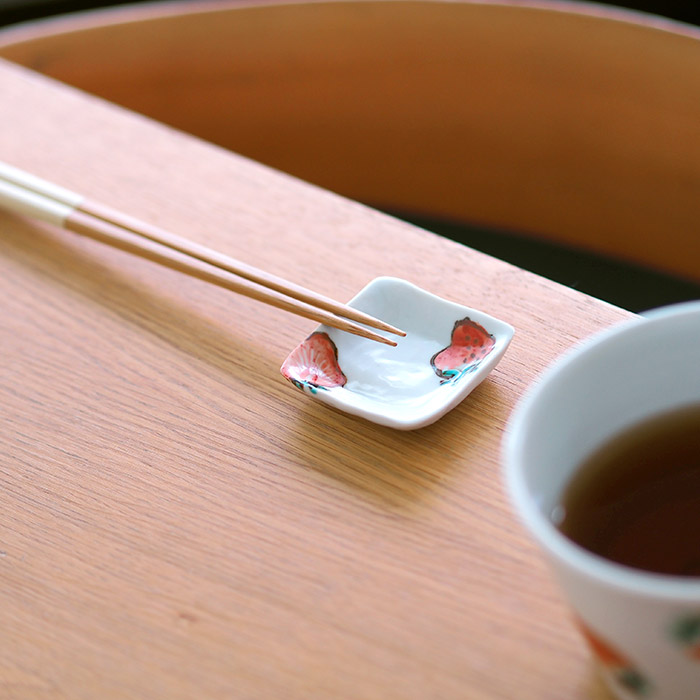 【4個セット】堀畑蘭　色絵いちご　箸置き