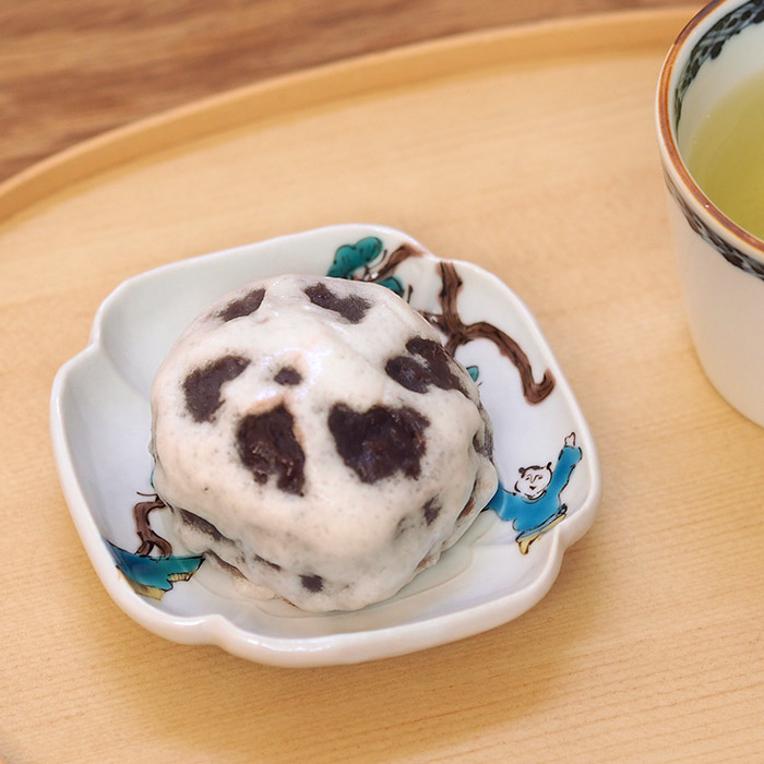 堀畑蘭　隅入豆皿　色絵唐子と松