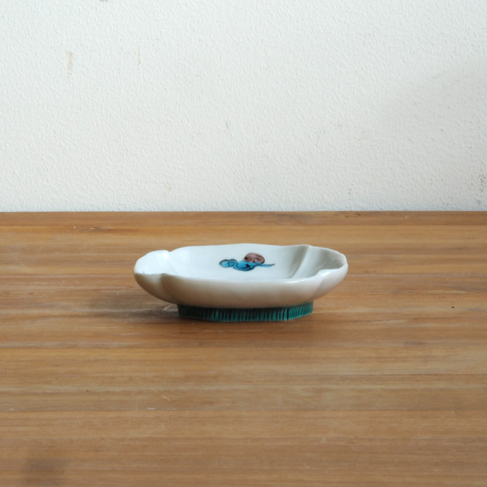 堀畑蘭　隅入豆皿　色絵唐子とお花