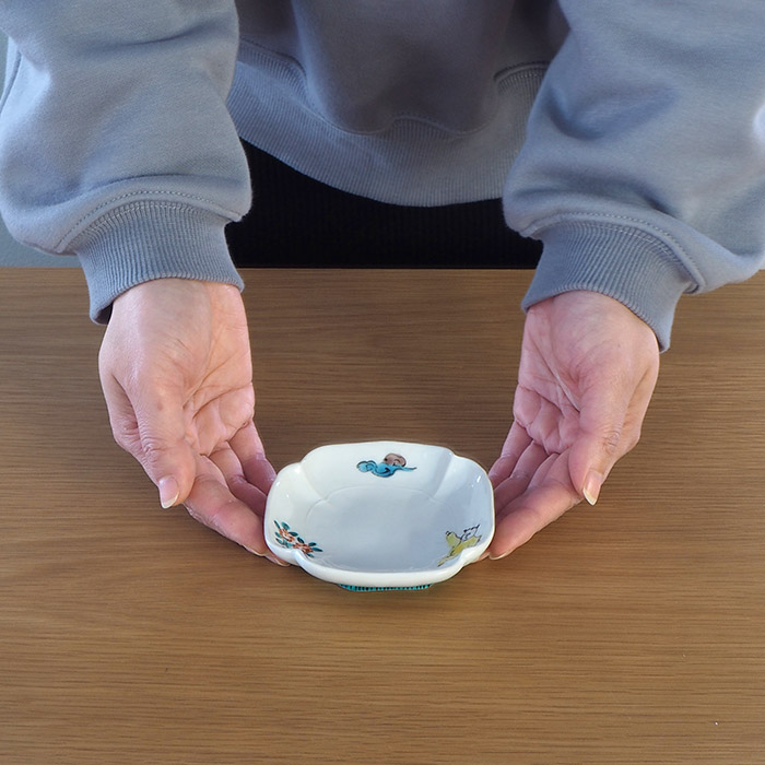 堀畑蘭　隅入豆皿　色絵唐子とお花