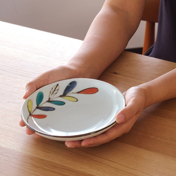 九谷青窯　高祥吾　色絵遊び葉　5寸皿　※