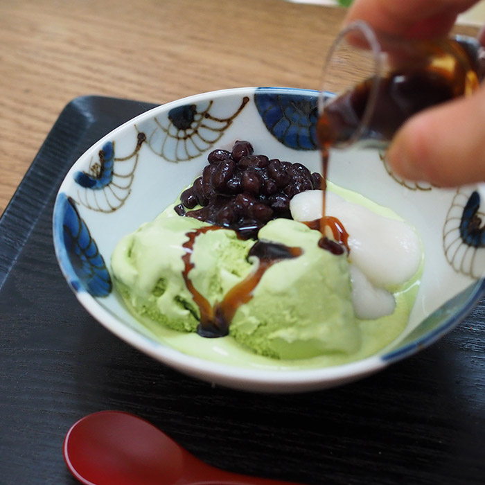 九谷青窯　高原真由美　呉須鉄渕花尽くし　楕円鉢