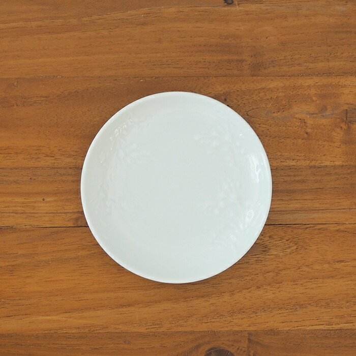 九谷青窯　高原真由美　白磁いっちん草花散らし　4.5寸皿