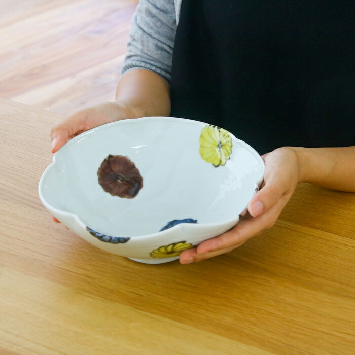 九谷青窯　横井佳乃　色絵八重花　7寸輪花鉢