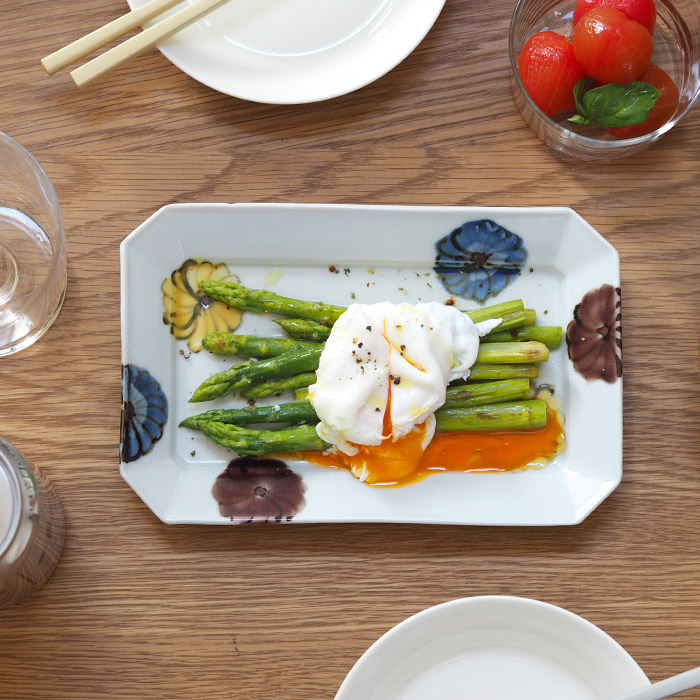 【取扱終了0401】九谷青窯　横井佳乃　色絵八重花　隅切り長皿　※