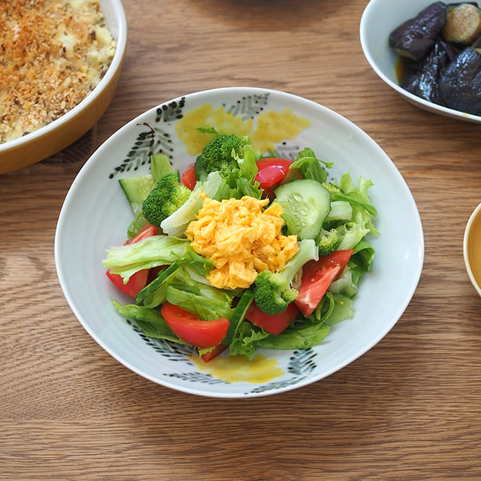 九谷青窯　横井佳乃　色絵ミモザ　たわみ鉢