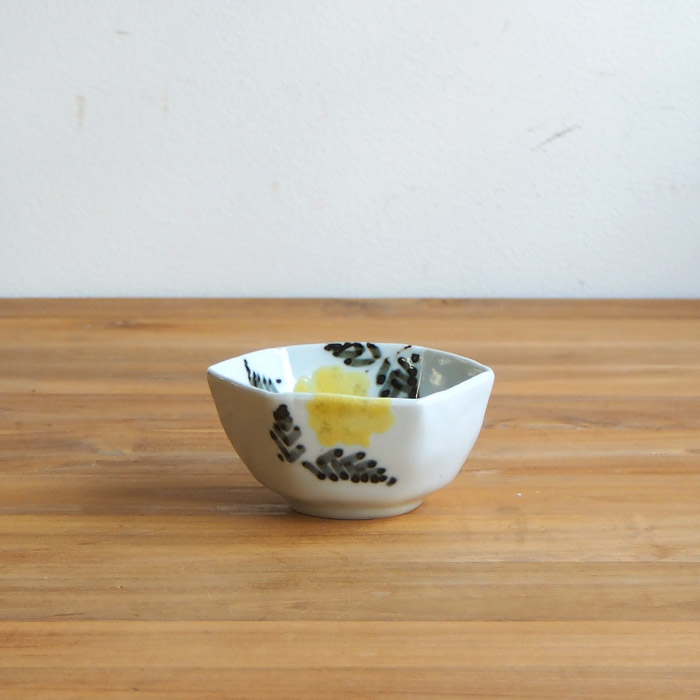 九谷青窯　横井佳乃　色絵ミモザ　六角小鉢